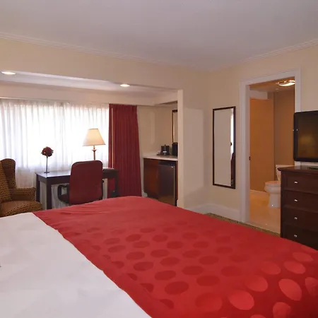 Ramada By Wyndham Seekonk Providence Area Exterior photo