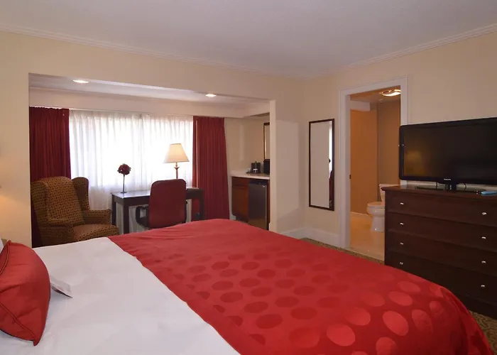 Ramada By Wyndham Seekonk Providence Area
