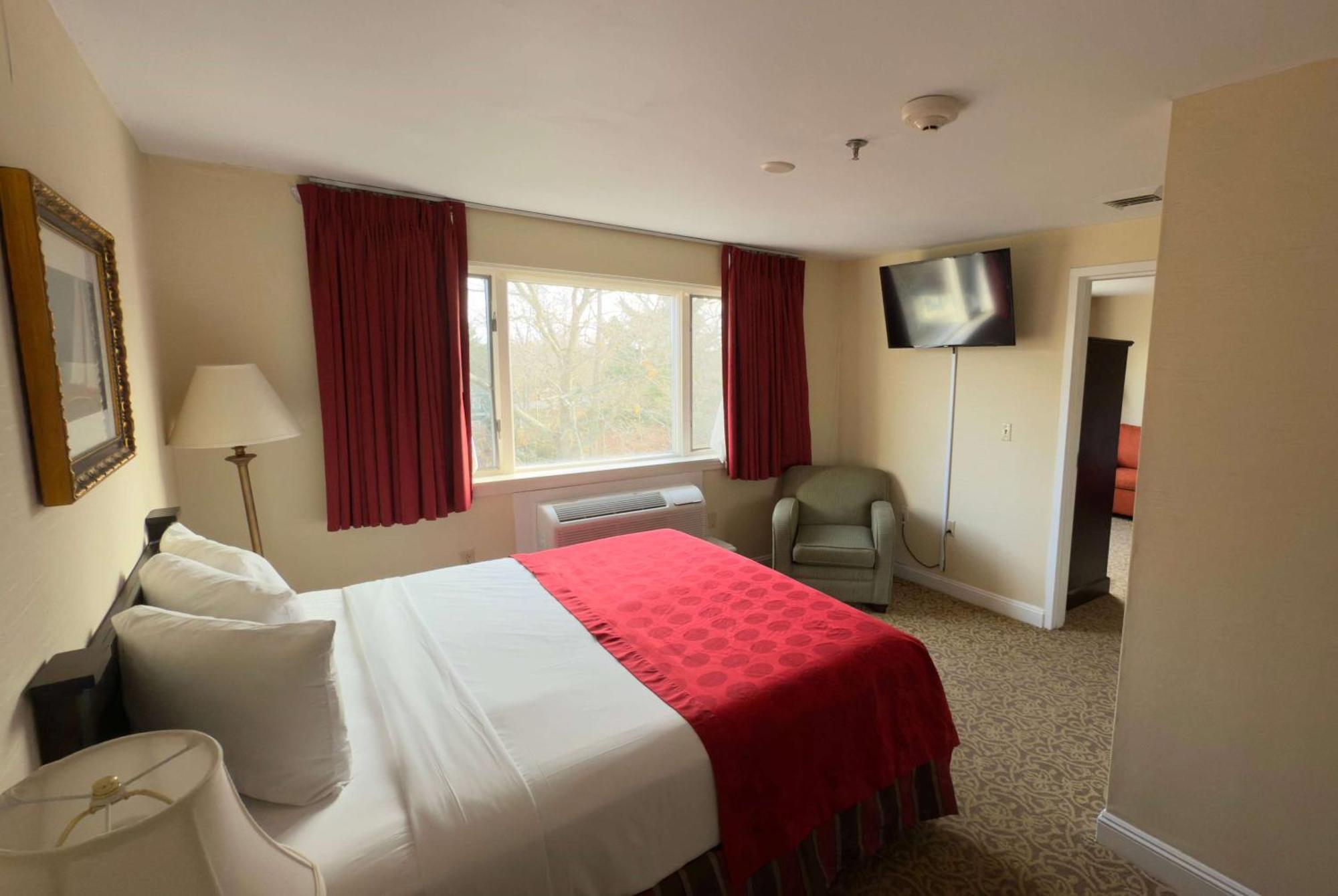 Ramada By Wyndham Providence Area 3*