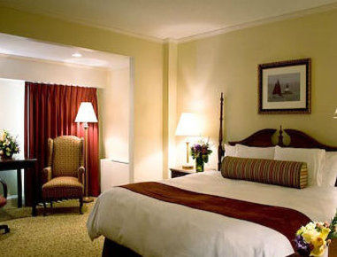 Ramada By Wyndham Providence Area Hotel 3*