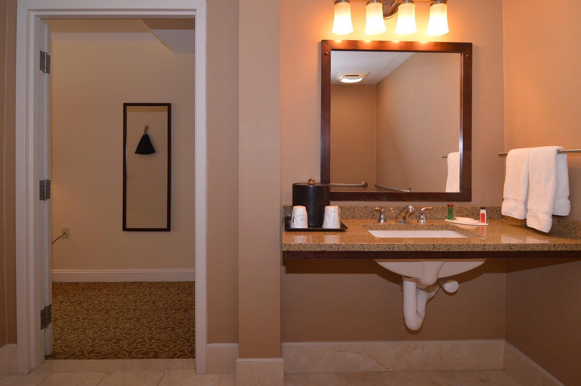 Hotel Ramada By Wyndham Providence Area